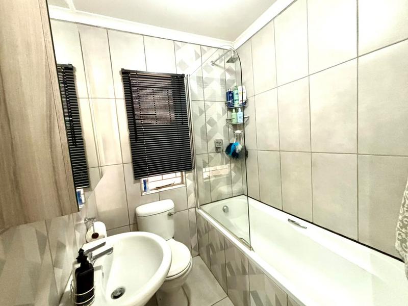 4 Bedroom Property for Sale in Pellissier Free State